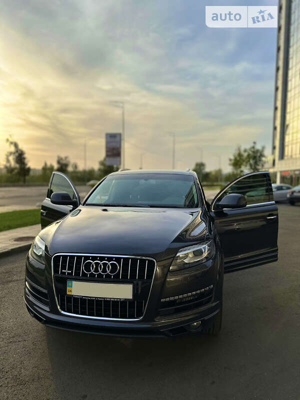 Позашляховик / Кросовер Audi Q7 2014 в Києві