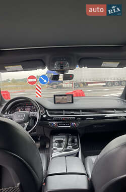 Внедорожник / Кроссовер Audi Q7 2017 в 