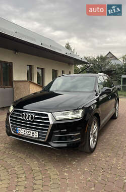 Внедорожник / Кроссовер Audi Q7 2017 в 