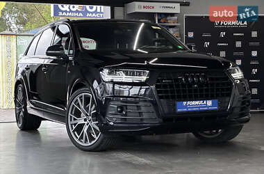 Внедорожник / Кроссовер Audi Q7 2017 в Нововолынске
