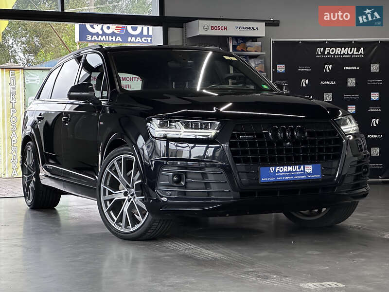 Внедорожник / Кроссовер Audi Q7 2017 в Нововолынске