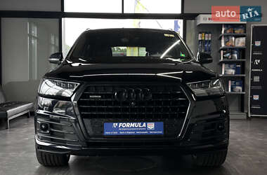 Внедорожник / Кроссовер Audi Q7 2017 в Нововолынске