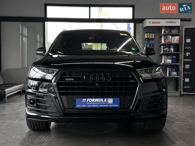 Внедорожник / Кроссовер Audi Q7 2017 в Нововолынске