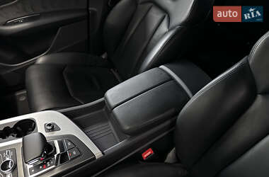 Позашляховик / Кросовер Audi Q7 2017 в 