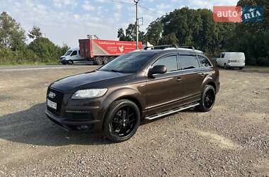 Позашляховик / Кросовер Audi Q7 2013 в 