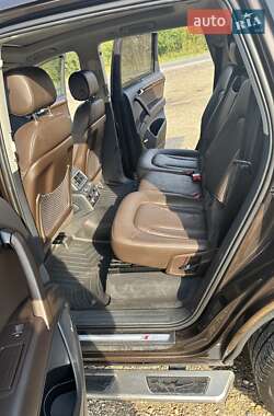 Позашляховик / Кросовер Audi Q7 2013 в 