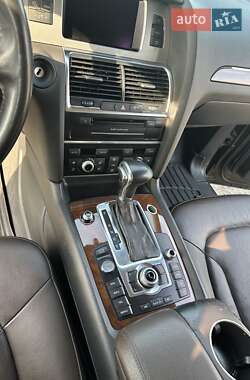 Позашляховик / Кросовер Audi Q7 2013 в 