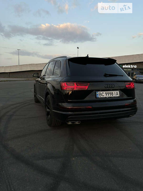 Позашляховик / Кросовер Audi Q7 2015 в Львові