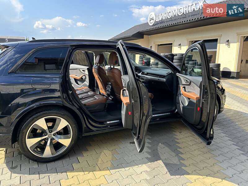 Позашляховик / Кросовер Audi Q7 2016 в Іршаві