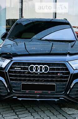 Внедорожник / Кроссовер Audi Q7 2016 в 