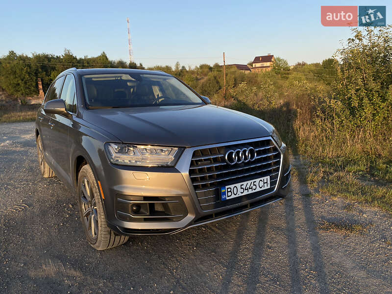 Внедорожник / Кроссовер Audi Q7 2017 в Борщеве
