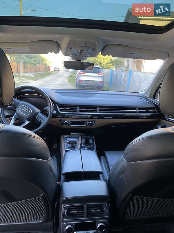 Внедорожник / Кроссовер Audi Q7 2017 в Борщеве