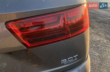 Позашляховик / Кросовер Audi Q7 2017 в 
