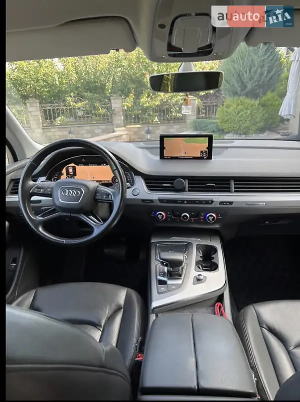 Внедорожник / Кроссовер Audi Q7 2015 в 