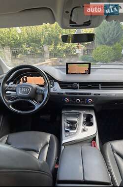 Внедорожник / Кроссовер Audi Q7 2015 в 