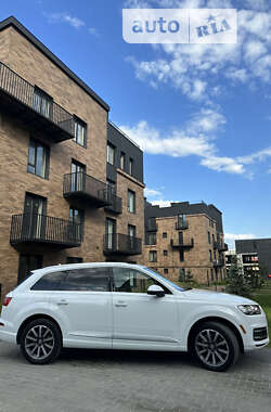 Позашляховик / Кросовер Audi Q7 2016 в 
