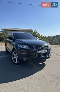 Позашляховик / Кросовер Audi Q7 2014 в 