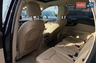 Позашляховик / Кросовер Audi Q7 2016 в 