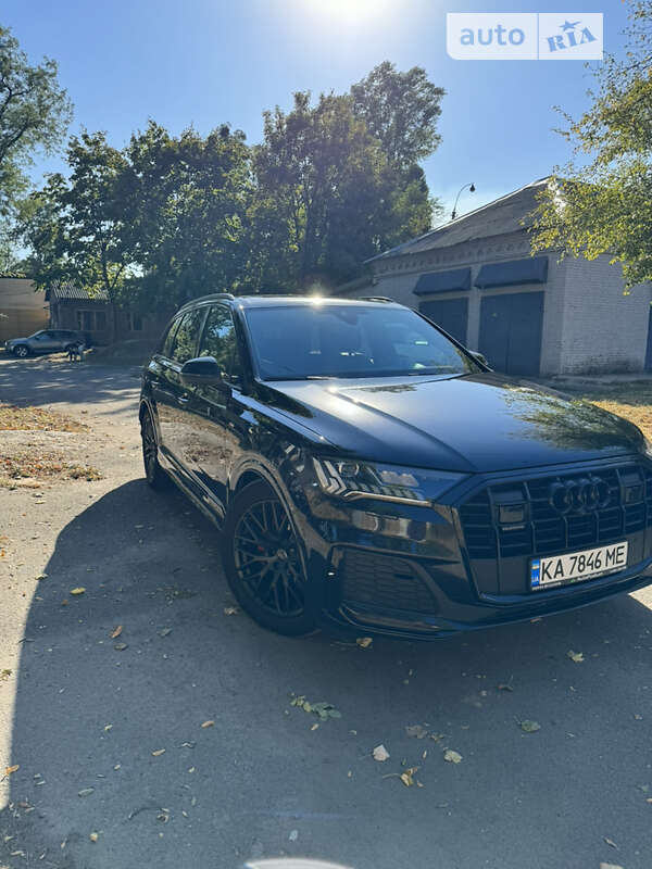 Позашляховик / Кросовер Audi Q7 2019 в Києві