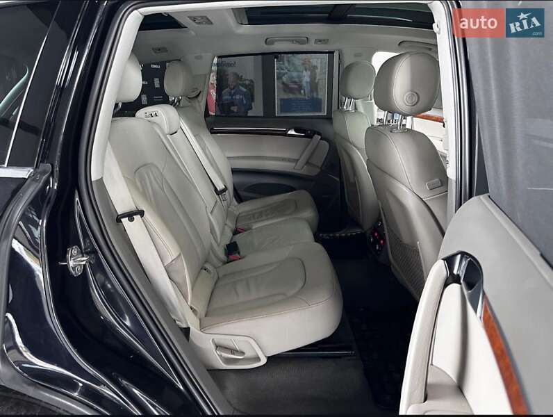 Внедорожник / Кроссовер Audi Q7 2010 в Нововолынске