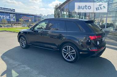 Внедорожник / Кроссовер Audi Q7 2020 в Киеве