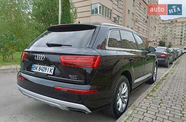 Внедорожник / Кроссовер Audi Q7 2016 в 