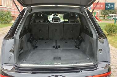 Внедорожник / Кроссовер Audi Q7 2016 в 