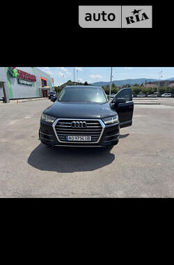 Внедорожник / Кроссовер Audi Q7 2016 в Ужгороде