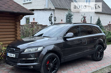 Позашляховик / Кросовер Audi Q7 2007 в Вараші