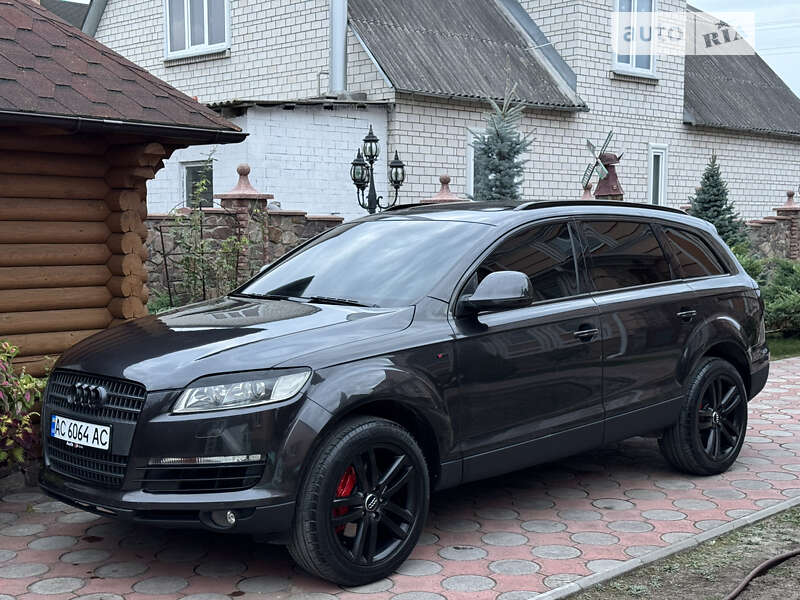 Позашляховик / Кросовер Audi Q7 2007 в Вараші