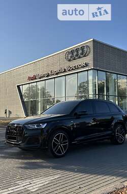 Внедорожник / Кроссовер Audi Q7 2020 в Киеве