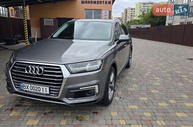 Внедорожник / Кроссовер Audi Q7 2017 в Каменец-Подольском