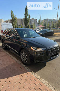 Внедорожник / Кроссовер Audi Q7 2021 в Киеве