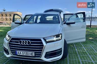 Внедорожник / Кроссовер Audi Q7 2018 в 