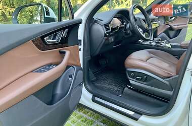 Внедорожник / Кроссовер Audi Q7 2018 в 