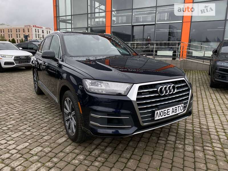 Audi Q7 