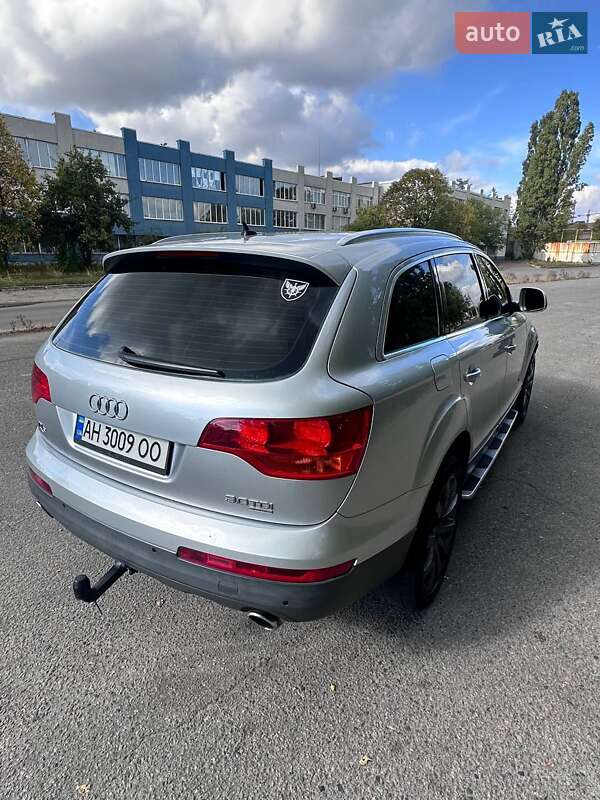 Позашляховик / Кросовер Audi Q7 2006 в Дніпрі