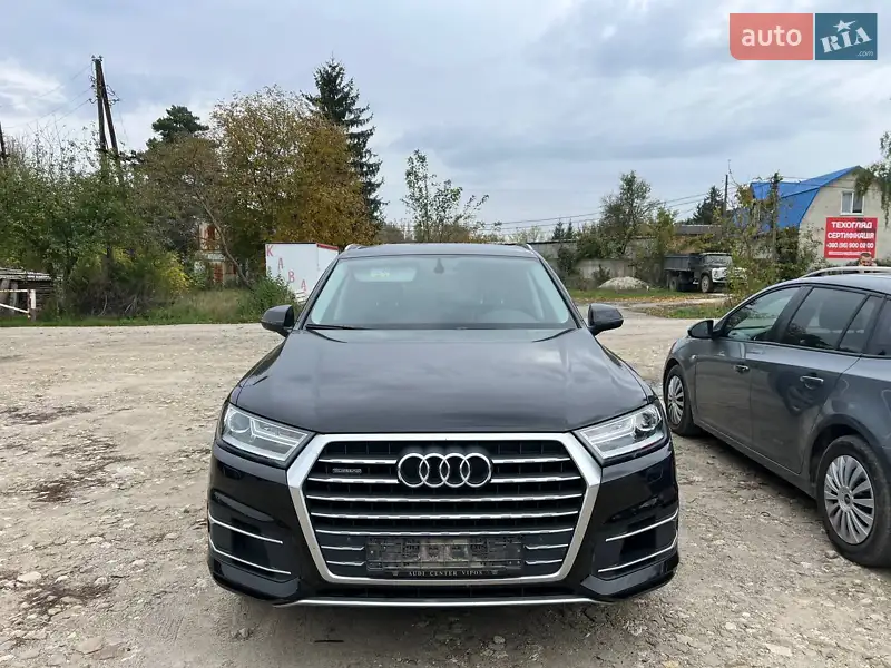 Внедорожник / Кроссовер Audi Q7 2016 в 