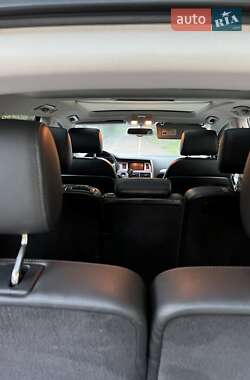 Внедорожник / Кроссовер Audi Q7 2010 в 