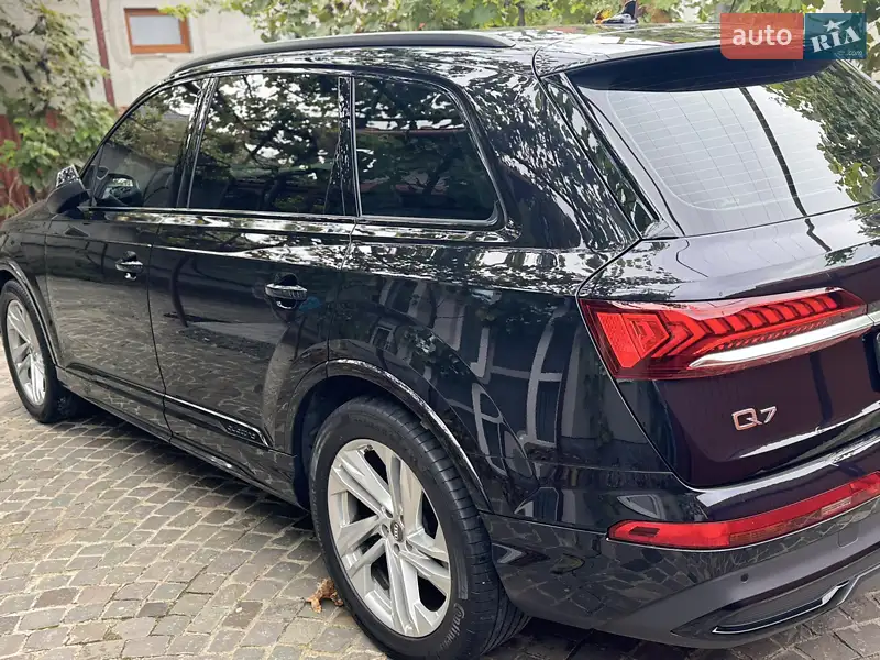 Внедорожник / Кроссовер Audi Q7 2020 в 