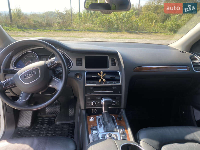 Позашляховик / Кросовер Audi Q7 2015 в Миколаєві