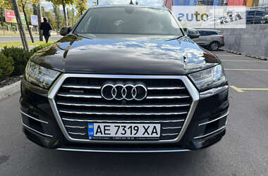 Внедорожник / Кроссовер Audi Q7 2019 в 