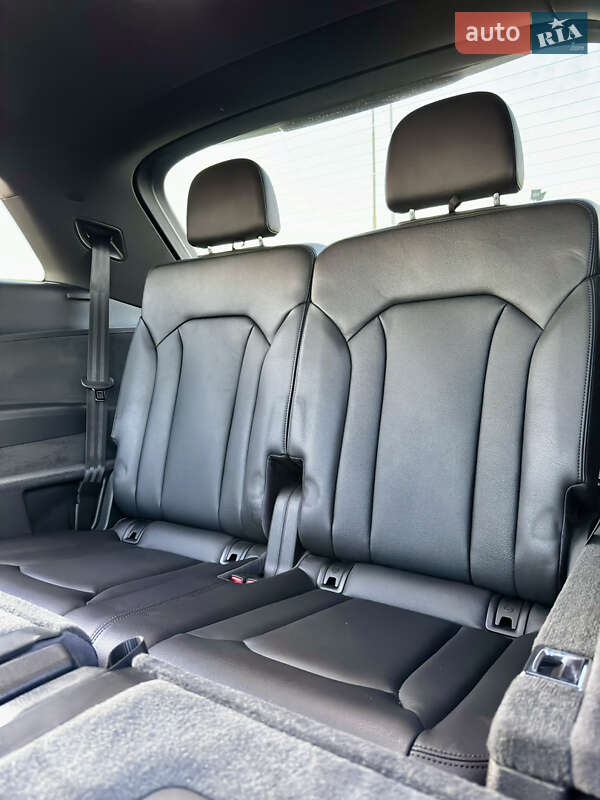 Внедорожник / Кроссовер Audi Q7 2017 в Ровно фото 27 Внедорожник / Кроссовер Audi Q7 2017 в Ровно