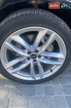 Внедорожник / Кроссовер Audi Q7 2015 в 