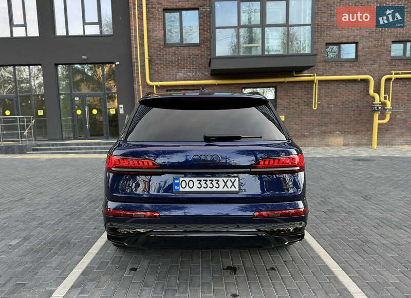 Позашляховик / Кросовер Audi Q7 2022 в Полтаві