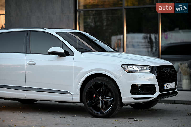 Внедорожник / Кроссовер Audi Q7 2018 в Ужгороде