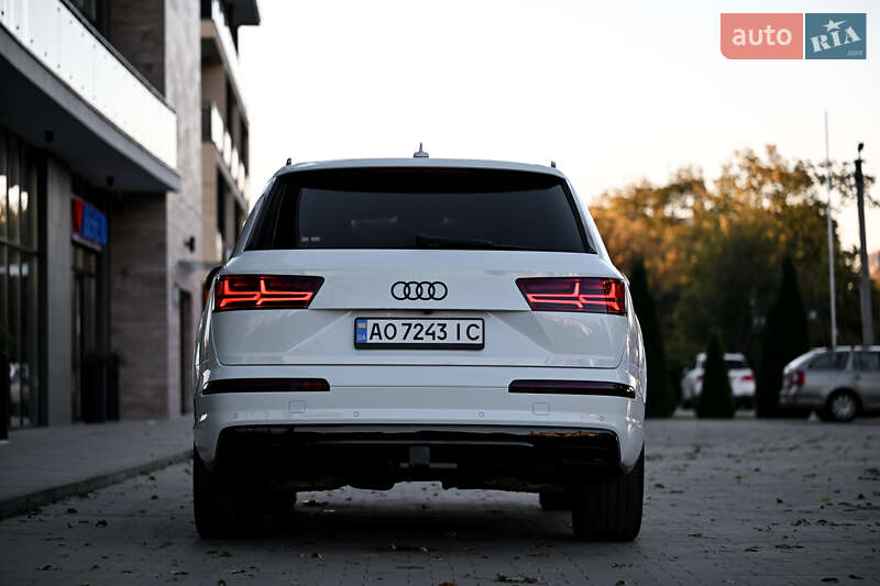 Внедорожник / Кроссовер Audi Q7 2018 в Ужгороде