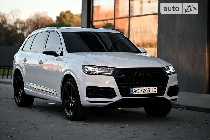 Внедорожник / Кроссовер Audi Q7 2018 в Ужгороде