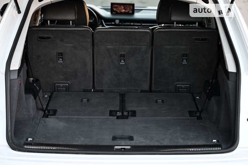 Внедорожник / Кроссовер Audi Q7 2018 в Ужгороде