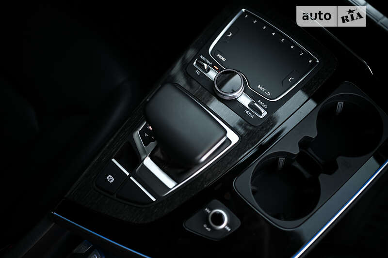 Внедорожник / Кроссовер Audi Q7 2018 в Ужгороде